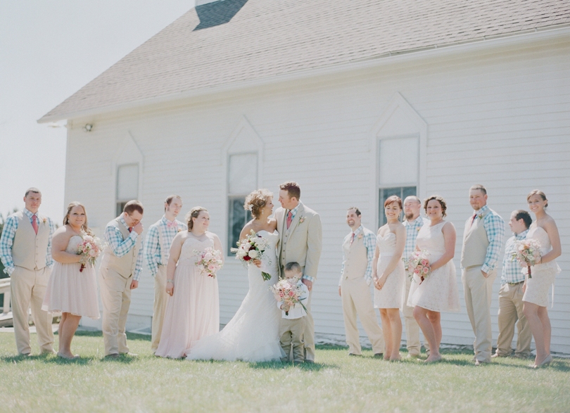 Kansas-City-Missouri-Wedding-Photographer-Lindsey-Pantaleo-Photography-Rustic-chic (11)