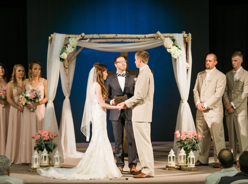 Jefferson-City-Missouri-Wedding-Photography-Lindsey-Pantaleo-Millbottom-Capitol-City-Christian-Church-Morgan-Devin-Kempker (29)