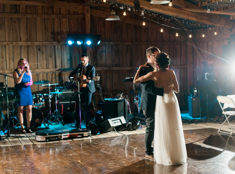 the-red-barn-wedding-photography-jefferson-city-missouri-lindsey-pantaleo-52