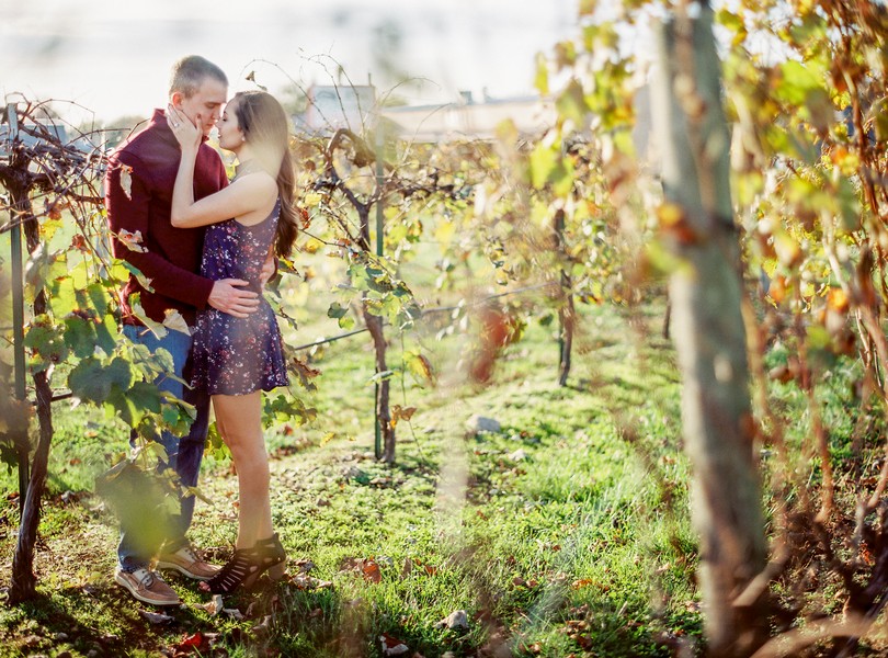 engagement-photography-lindsey-pantaleo-meramec-vineyards-st-james-missouri-13