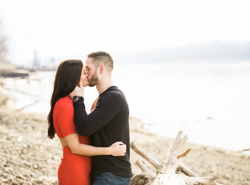 Wedding-Photographer-Lindsey-Pantaleo-Engagement-Shoot-Jefferson-City-Missouri-River-Access (14)