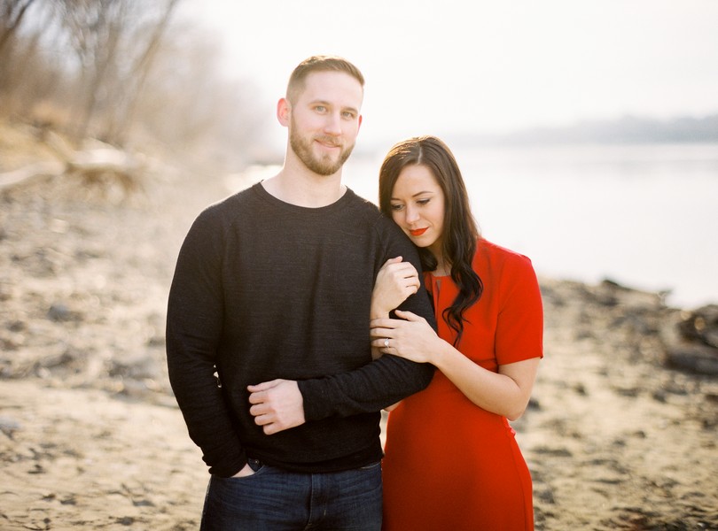 Wedding-Photographer-Lindsey-Pantaleo-Engagement-Shoot-Jefferson-City-Missouri-River-Access (3)