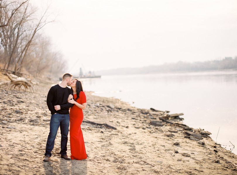 Wedding-Photographer-Lindsey-Pantaleo-Engagement-Shoot-Jefferson-City-Missouri-River-Access (4)